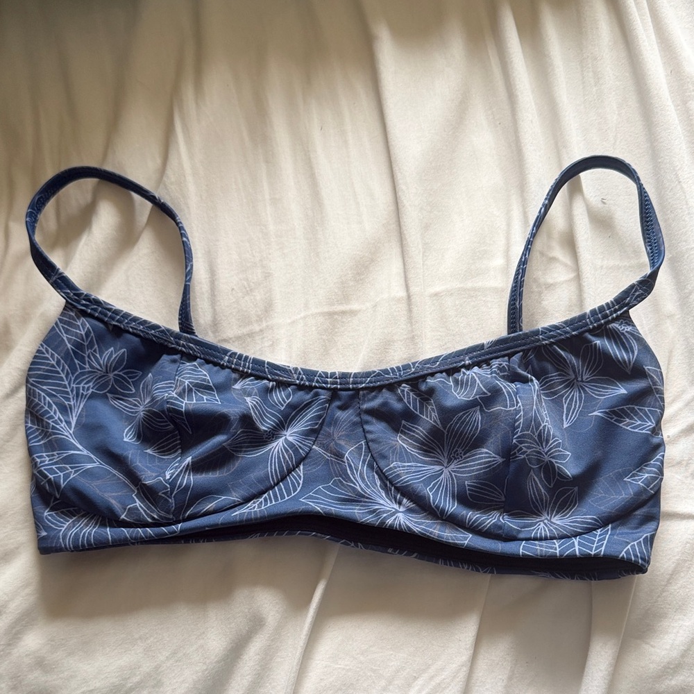 Jolyn Clothing Makenna Bikini Top in Tahiti